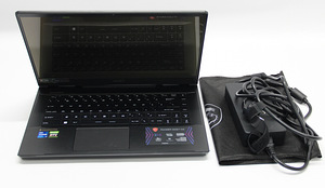 MSI Raider GE67 HX (3 foto / 3)