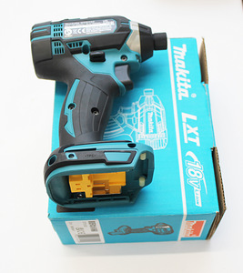 Makita DTD152 (2 foto / 2)