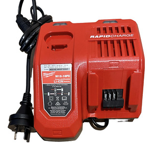 Milwaukee M1218FC (1 фото из 2)