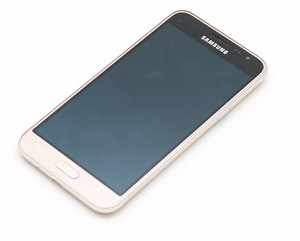 Samsung Galaxy J3 2016 8GB (2 фото из 3)