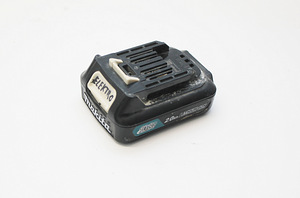 Makita 10.8v 2.0Ah (2 foto / 2)