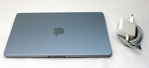 Apple Macbook Air M4 256GB (2 фото из 3)