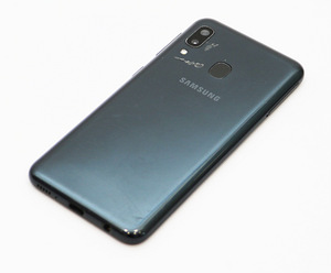 Samsung Galaxy A20e 32gb (3 foto / 3)