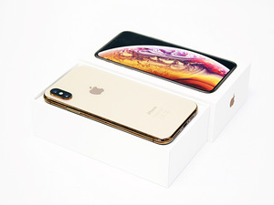 iPhone XS 64gb (2 foto / 3)