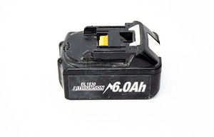 Makita 6.0Ah 18V (2 foto / 2)