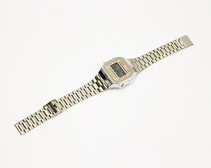Casio A168WA-8AY (2 foto / 2)