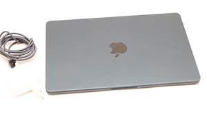 MacBook Air (13-inch, M3, 2024) (2 foto / 2)