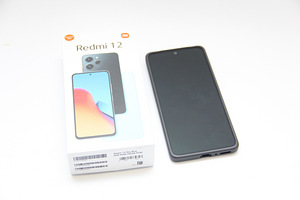 Телефон Xiaomi Redmi 12 256GB 8GB RAM (3 фото из 3)