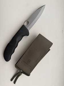 Victorinox Hunter Pro M Black koos vutlariga (1 foto / 3)