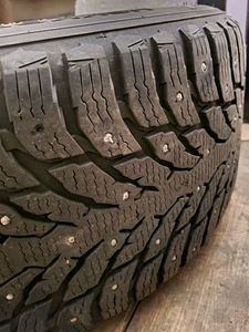 Land Rover / Range Rover 20 Диски и зимние шины (275/50) (2 фото из 6)