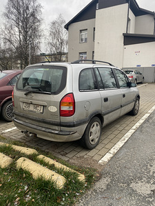 Opel Zafira 2.0 diesel (2 foto / 8)