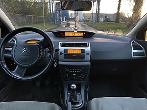 Citroen C4 2006 (7 foto / 8)
