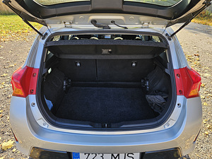 Toyota Auris 1.6 97kW (2014) (11 foto / 15)