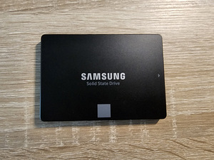 SSD 850 EVO 2.5" SATA III 500GB (1 foto / 2)