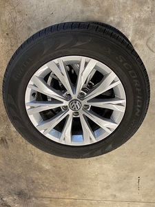 VW Veljed+Pirelli Scorpion verde suverehvid 215/65, R17 (3 foto / 4)