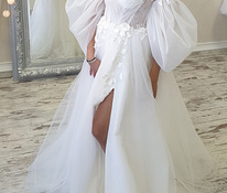 Свадебное платье - современная модель. Дополнительно рукава