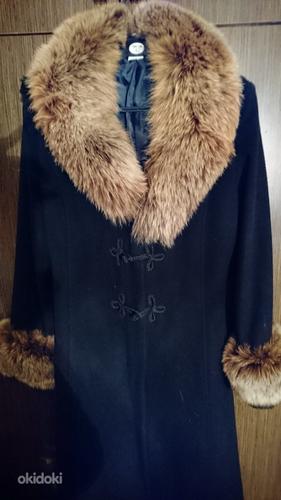 Зимнее пальто с натуральным мехом 40 (фото #1)