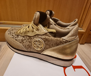 GUESS Vabaajajalatsid, s:36 (2 foto / 8)