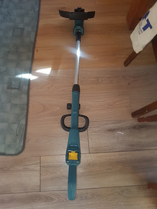 Аккумулятор ТРИММЕР MAKITA 18V DUR181 (2 фото из 2)