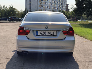 BMW 318i 2.0 105kw 2008 (6 foto / 13)
