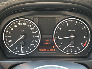 BMW 318i 2.0 105kw 2008 (13 foto / 13)