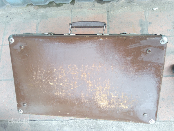 Старый фибровый чемодан, замки исправные,1 шт. 30 е (фото #4)