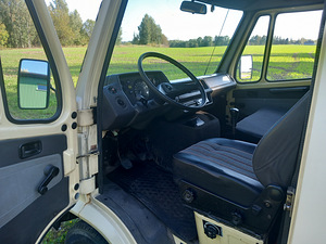 Mercedes benz 207d (6 foto / 6)