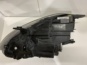 Alfa Romeo Giulietta Bi-Xenon Esituli Parem (OEM) (7 foto / 9)