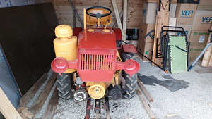 Tz-4k traktor koos haakeriistadega