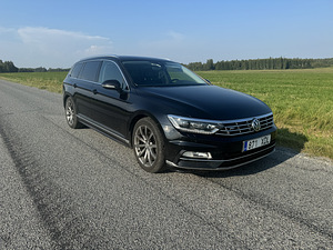 Volkswagen Passat 2.0 R4 140kW R-line 4Motion (2 foto / 15)
