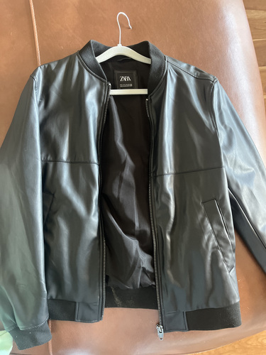 Кожаная куртка ZARA, S