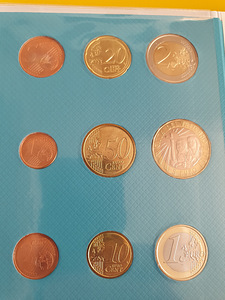 Официальный Ватиканский набор 2019 года 1 цент - 2 евро, + 5 евро, BU (4 фото из 6)