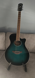 Yamaha APX600 (2 foto / 7)