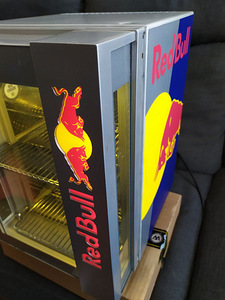Холодильник Red Bull (6 фото из 8)