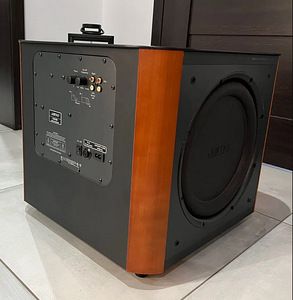 2x12" elementi, JAMO D8SUB aktiiv subwoofer, Taani (2 foto / 4)