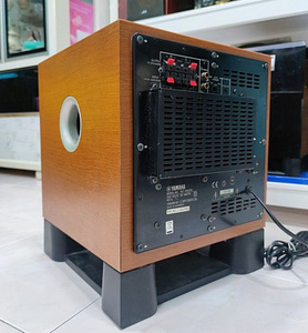 8" YAMAHA YST-SW215 aktiivne subwoofer (4 foto / 4)