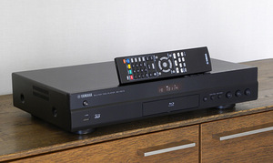 Yamaha BD-S673 Blu-ray плеер (1 фото из 5)