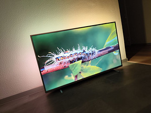 50" Philips Ambilight 4K UHD SMART TV телевизор (4 фото из 9)
