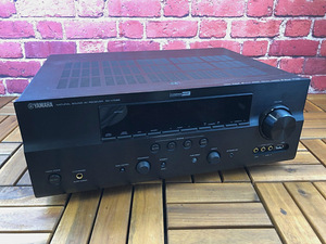 7.2 Yamaha RX-V1065 ресивер (2 фото из 4)