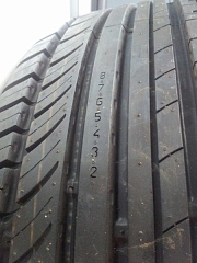 Новая резина NOKIAN 215/65R16 (3 фото из 3)