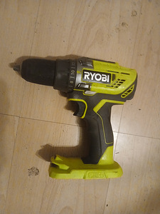 Аккумуляторная дрель Ryobi (1 фото из 1)