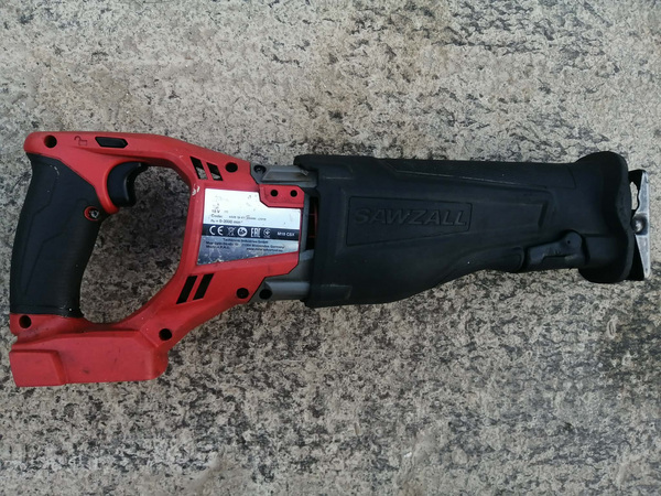 Сабельная пила Milwaukee M18