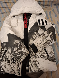 Зимняя куртка (3 фото из 3)