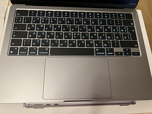 MacBook Air M2 13.6-inch (5 foto / 5)