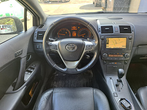 Toyota Avensis Premium (8 foto / 15)