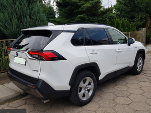 Toyota Rav4 Hybrid (4 foto / 8)