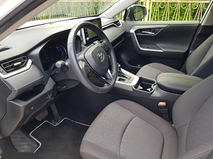 Toyota Rav4 Hybrid (5 foto / 8)