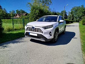 Autorent Rav4 2021 Hybrid Bolt Forus Takso Uber (1 foto / 10)