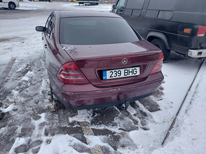 Mercedes-Benz c230 (2 foto / 5)