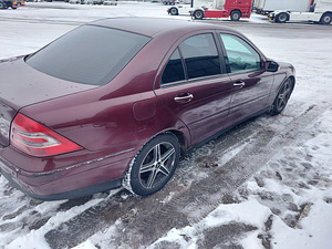 Mercedes-Benz c230 (3 foto / 5)